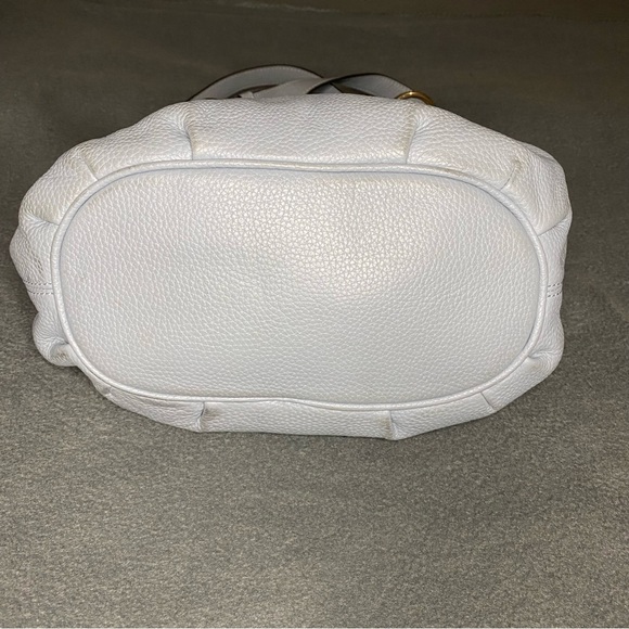 Michael Kors Baby Blue Bag - Picture 4 of 7